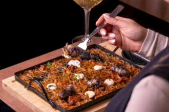 Kelsem Ricardo Rios Lima mostra como experiências gastronômicas inusitadas pelo mundo despertam novos sentidos e culturas.