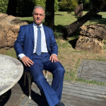 Leonardo Manzan explica que o IBS/CBS redefine contratos de prestação de serviços empresariais e altera estruturas de cobrança.