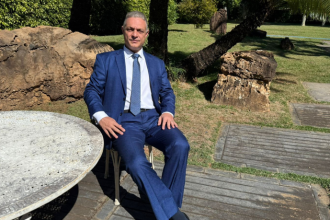 Leonardo Manzan explica que o IBS/CBS redefine contratos de prestação de serviços empresariais e altera estruturas de cobrança.